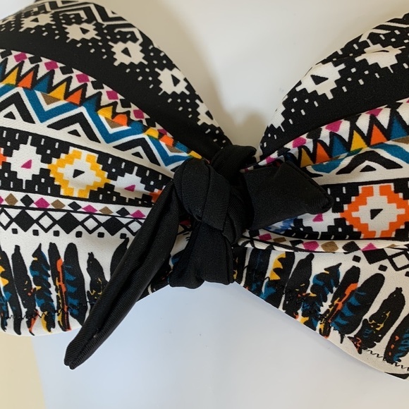 NWT. Enjoy The Sunshine Medium Colorful Print Halter Wrap Bikini Set. - Picture 3 of 11